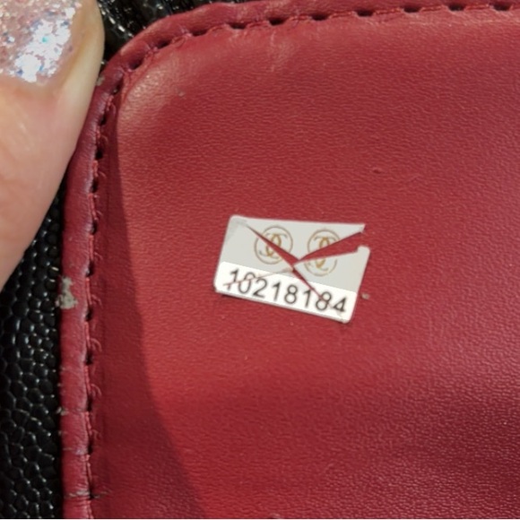 Says Chanel Black Quilted Shoulder Bag with Gold Chain - Picture 13 of 13